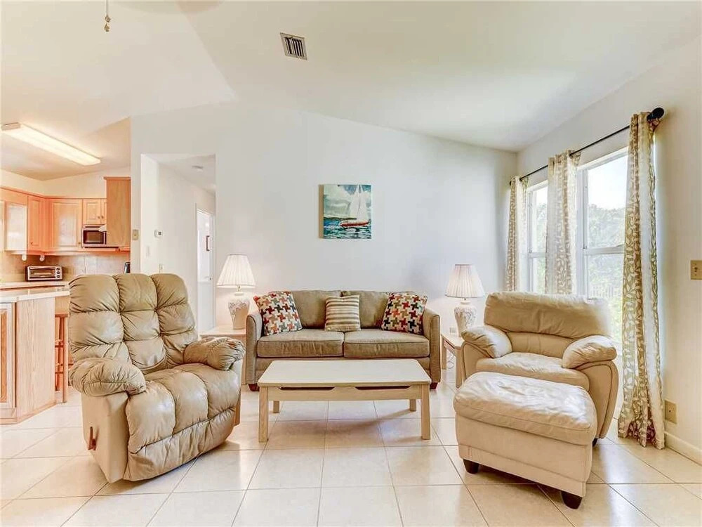 Mermaid Retreat, 2 Bedrooms, Canal Front, Sleeps 6