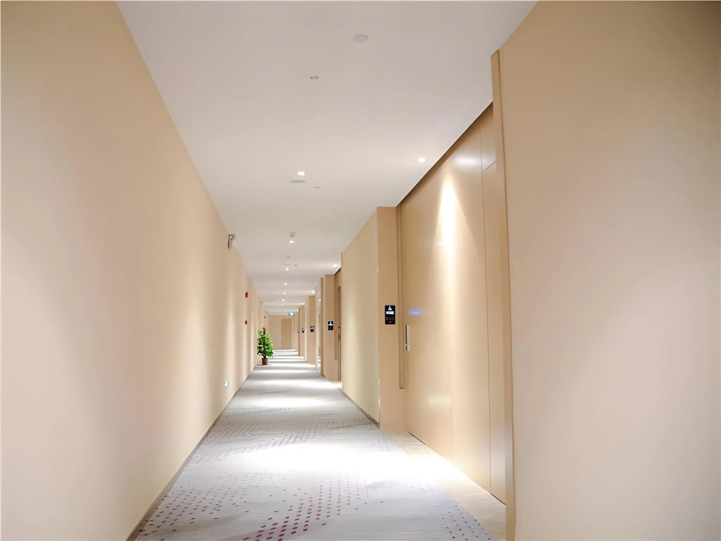 Lavande Hotels·Dayun Center Hengang Metro Station Shenzhen