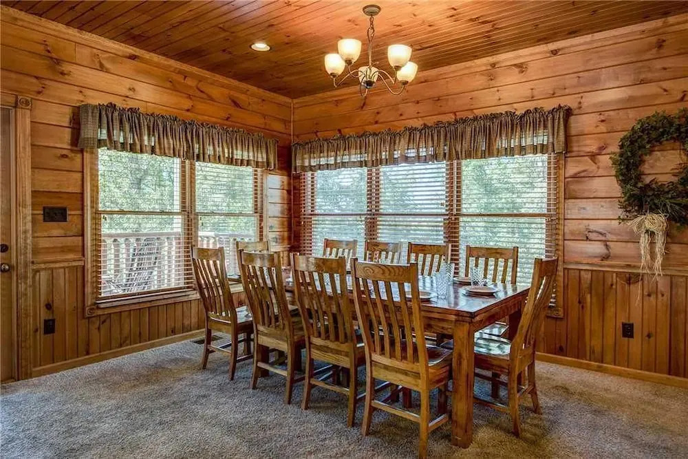 Alpine Nights 3 Bedroom Home with Hot Tub
