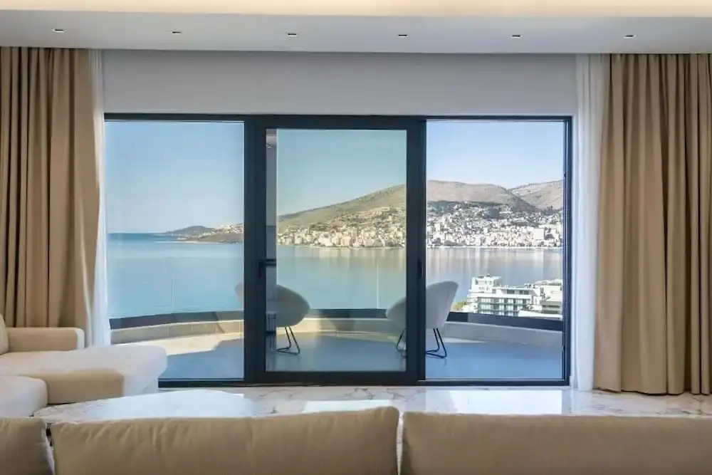 Day Lux Apartments