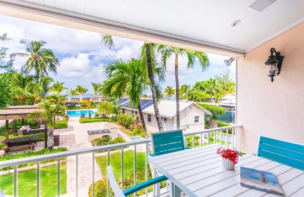 Island Pines by Cayman Villas