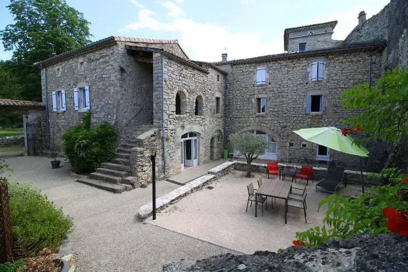 Logis Hôtel Restaurant Gîte La Bastide du Vébron