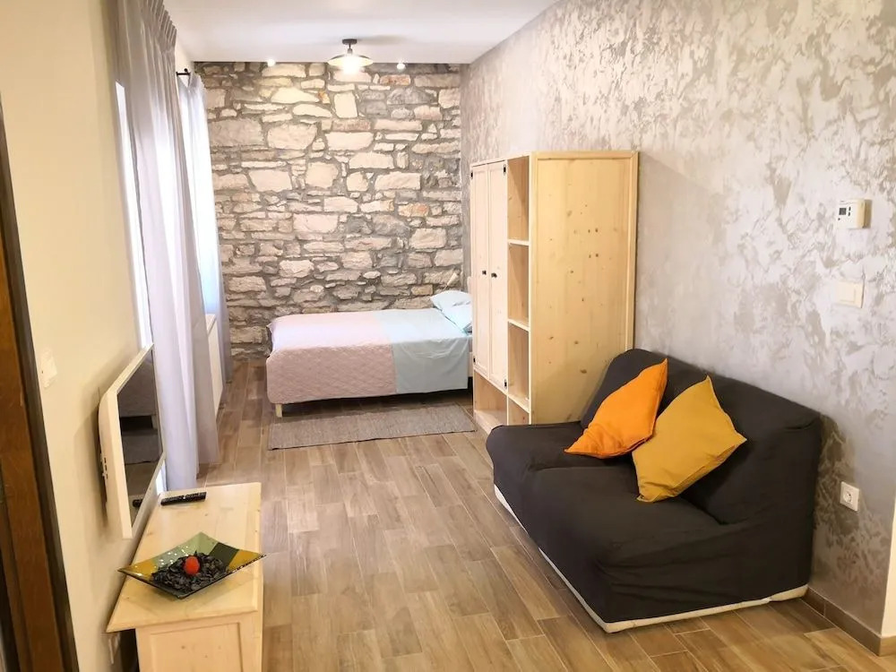 Mimoza Old Town Pula Apartments