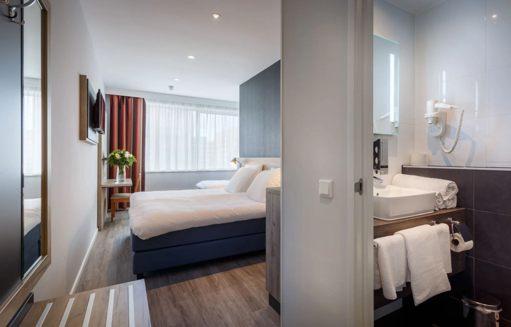 Joy Hotel