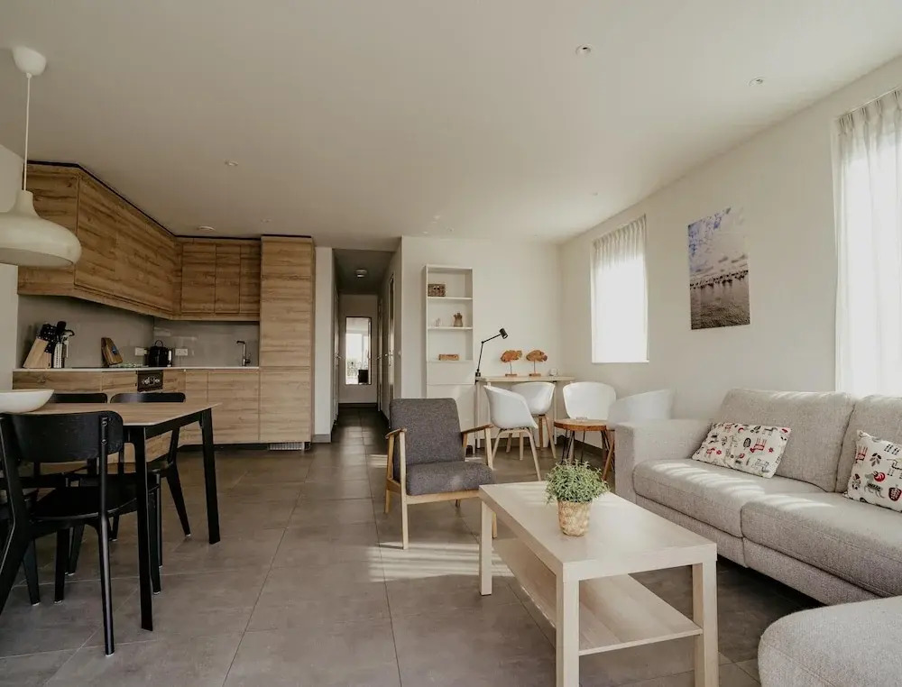 Waterside Escape With Easy Access
