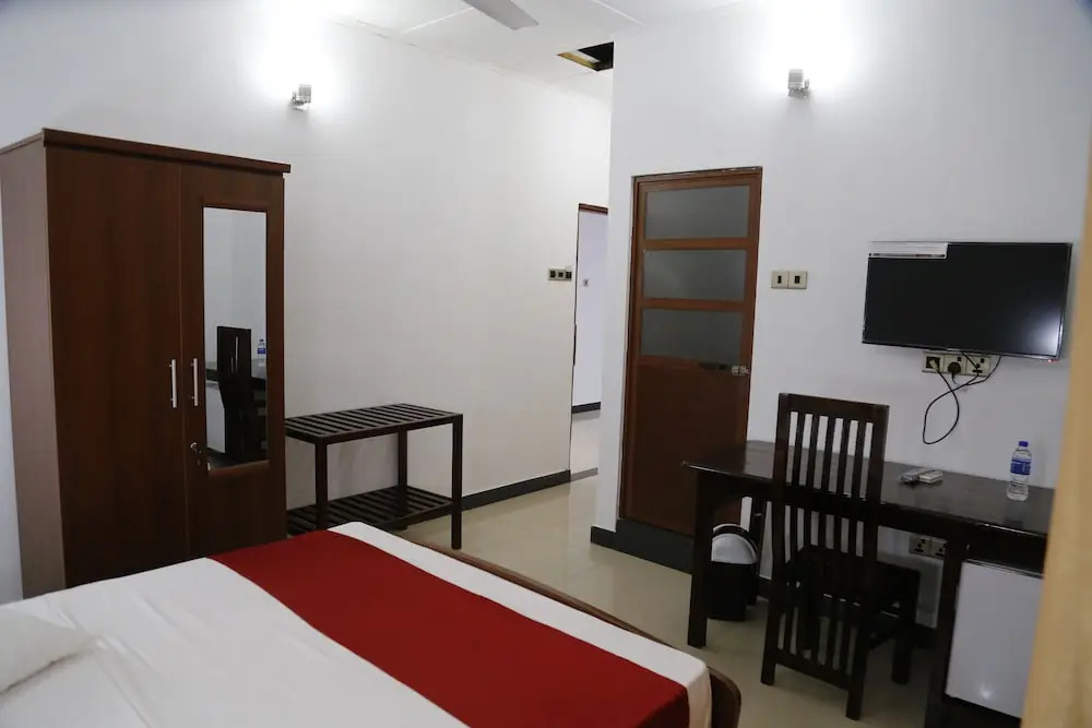 Ananthi HOTELS