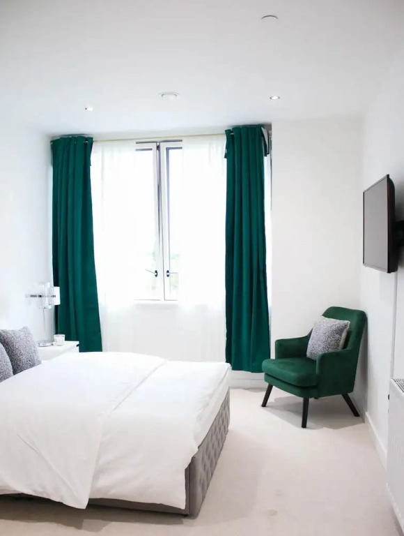 Guthrum Place 3bedroom Luxury Apt Royal Wharf Dock