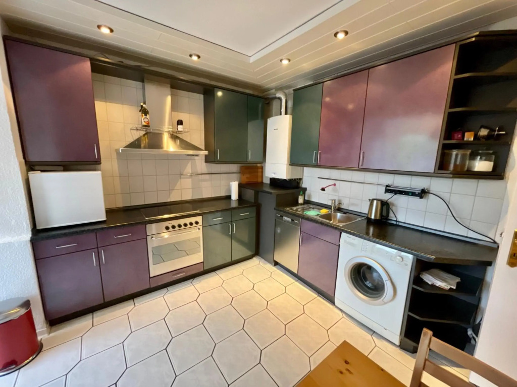 Purple Kitchen - Apartment mit großer Wohnküche