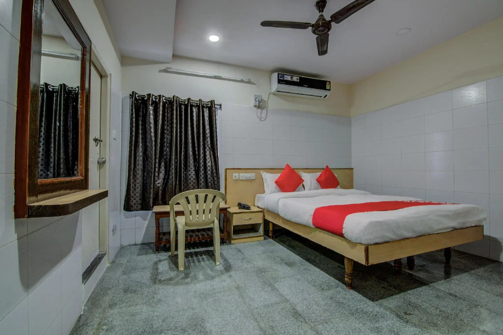 OYO 14669 Mayur's Residency