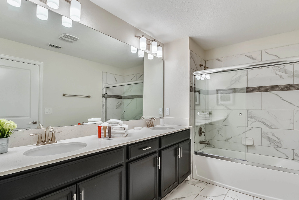 5 Bedrooms 4 Bathrooms Storey Lake 4956 Wa