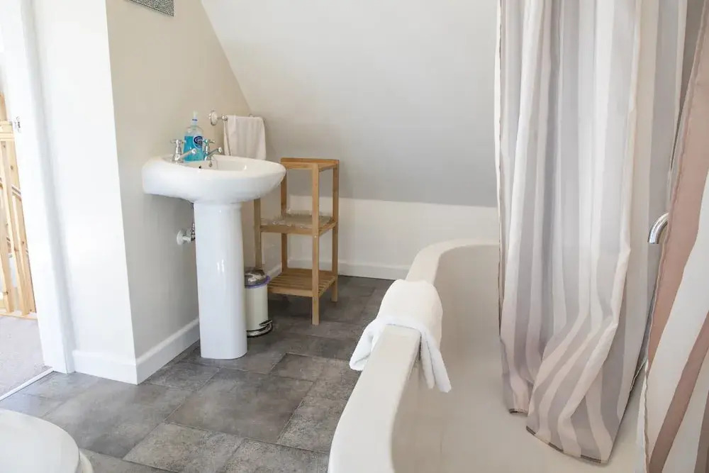 One-bedroom Cottage in Llangollen, No Deposit