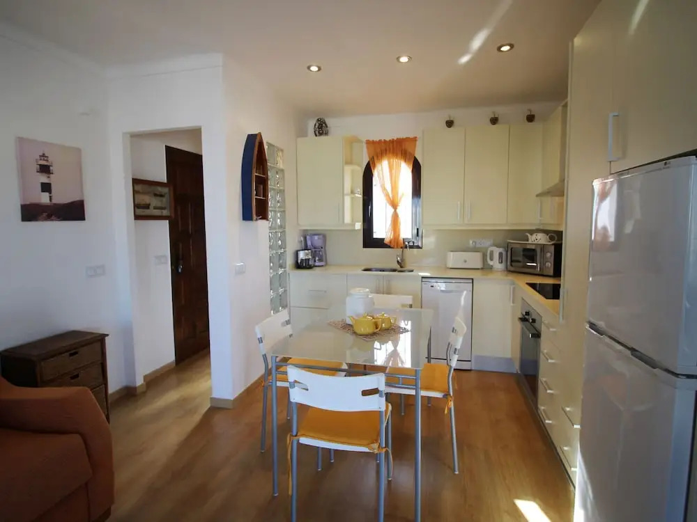 Comely Holiday Home in Empuriabrava With Barbecue