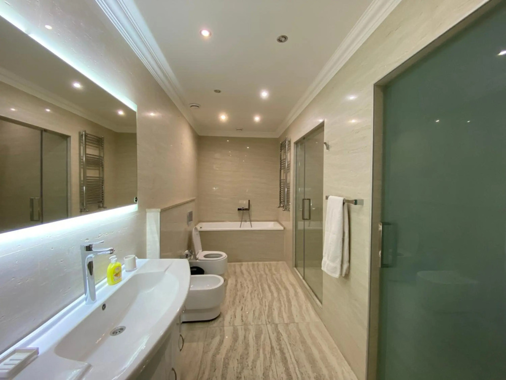 Teryan street 3 bedrooms Luxury and Unique apartment TT777