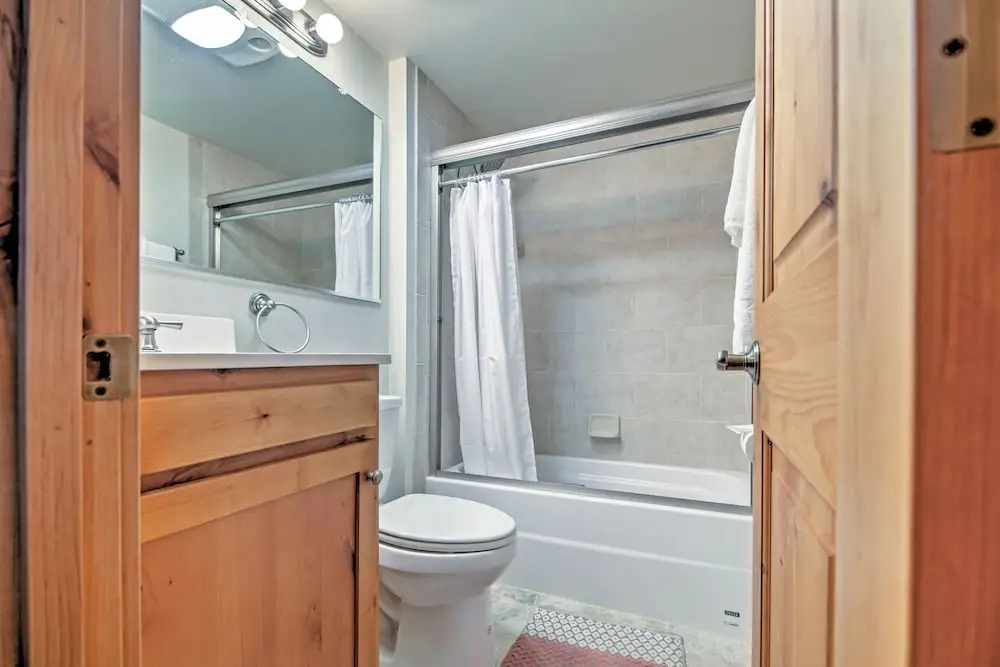 Northstar Resort Shuttle Access: Truckee Condo