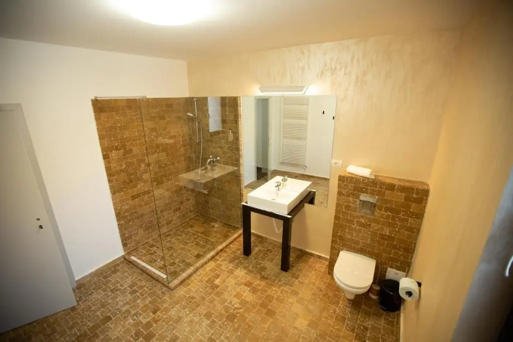 Renato HOUSE