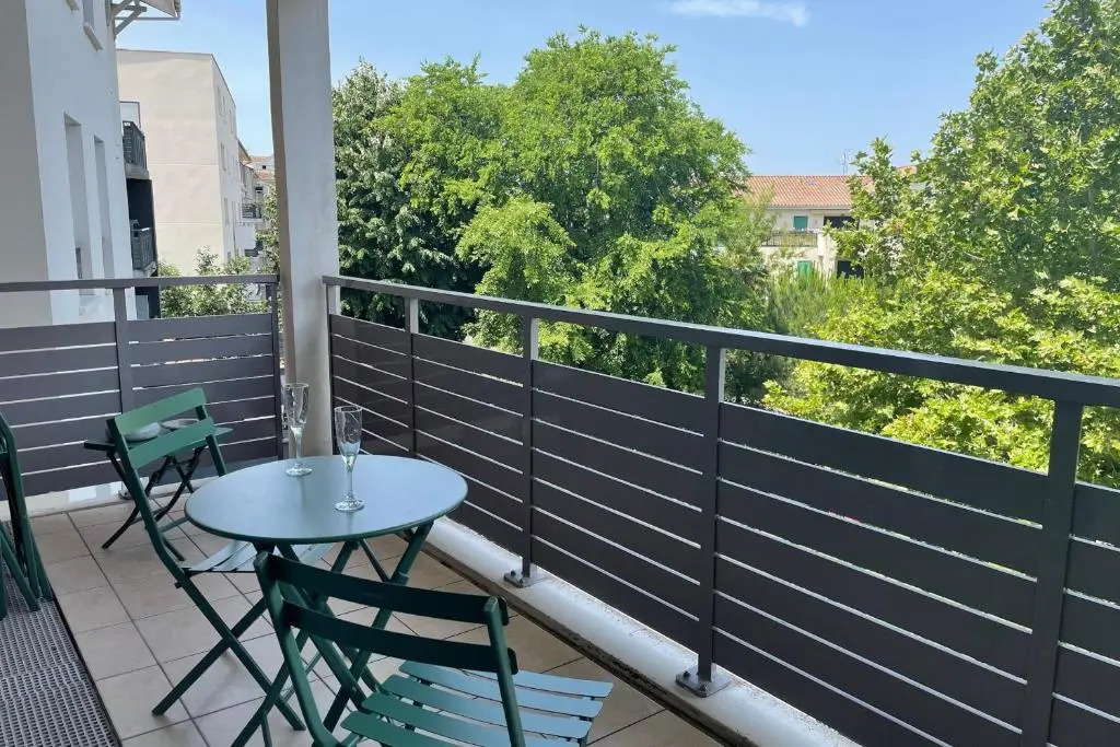 NICE 47 m with BALCONY near ARCACHON