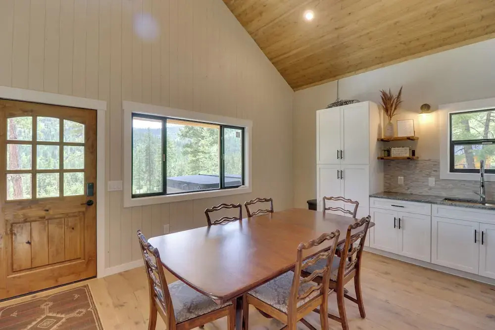 Lakeside Cabin Retreat w/ Private Hot Tub!