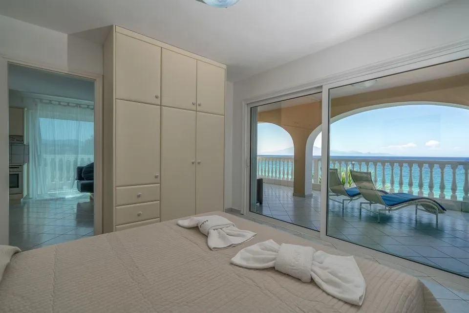 Playa Del Zante, by TK Premium Stays