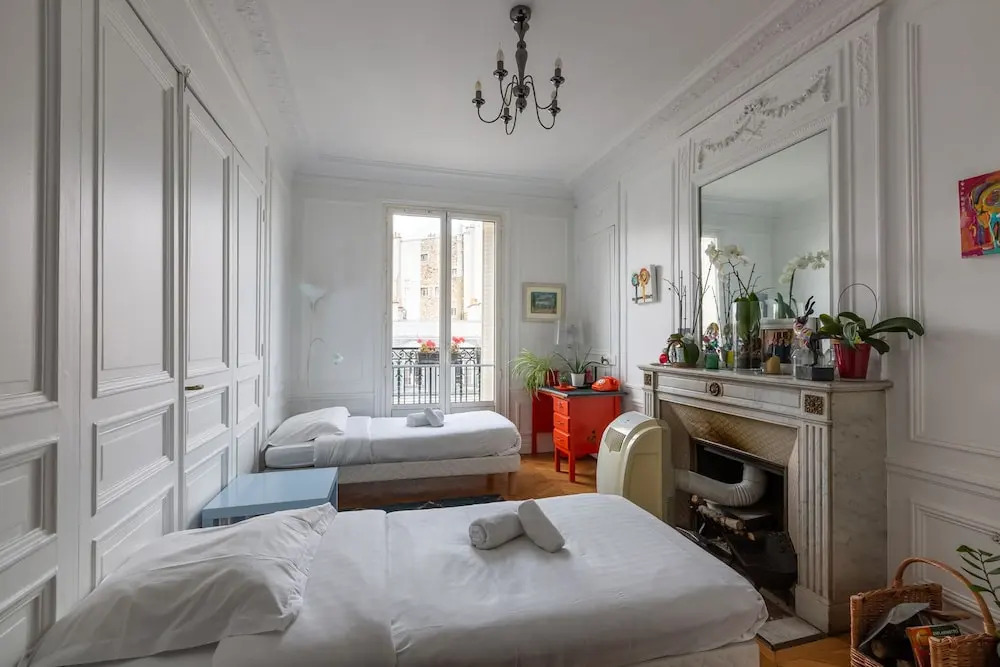 Balcony Bliss steps from the Bois de Boulogne