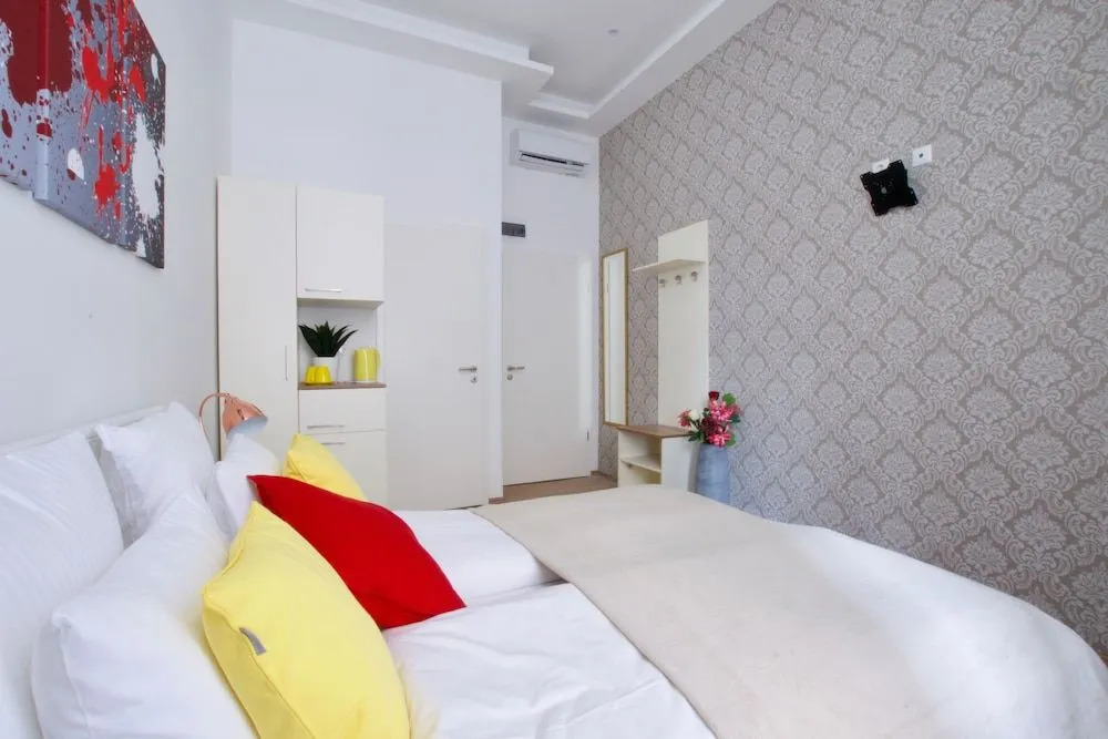 St King 11 Rooms by Staymood Holidays