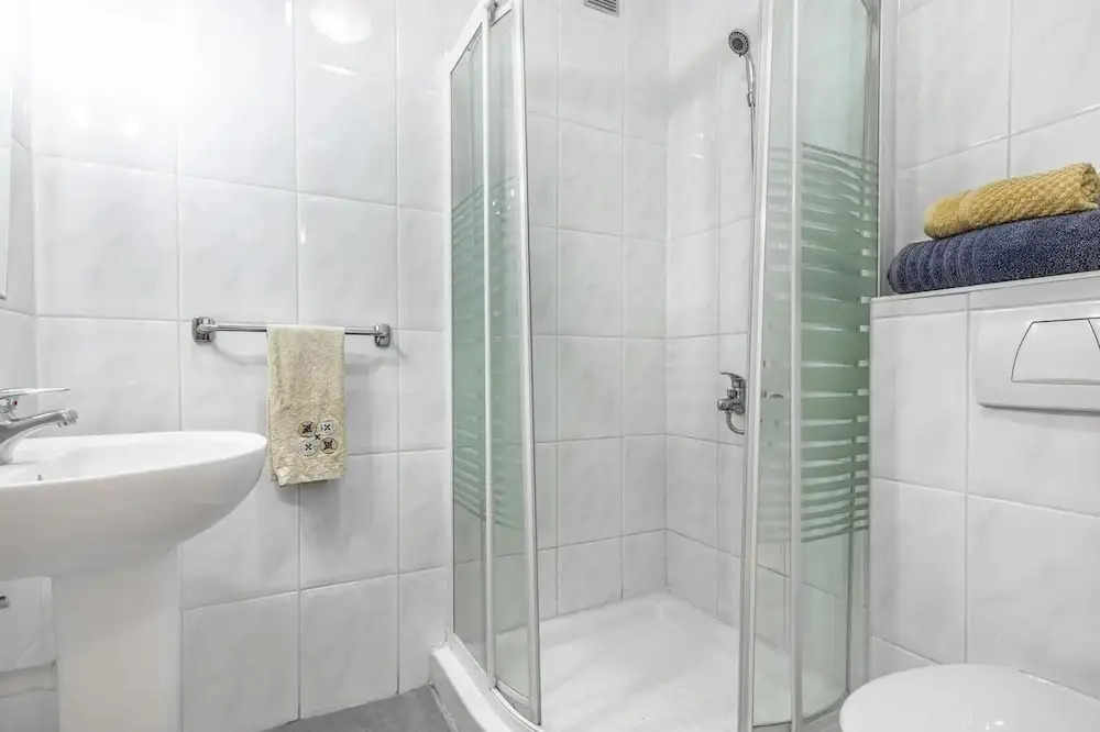 Apartment Near the Beach With a Huge Terrace Patio, Wifi and Parking