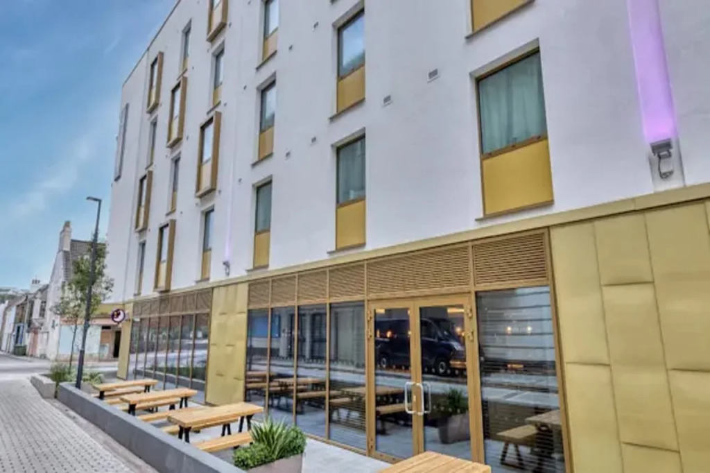 Premier Inn Jersey St Helier - Bath Street