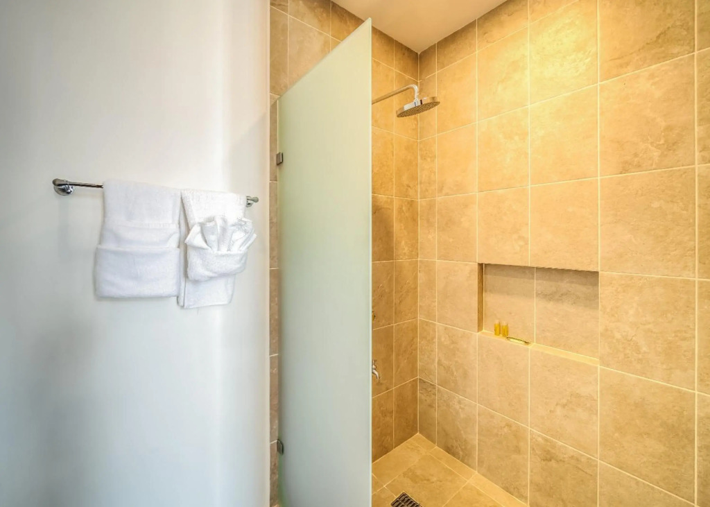 The Pearl of La Veleta, Private Rooftop Pool, 3 BDR with Privacy and Jungle Vibes - Palalma Casa