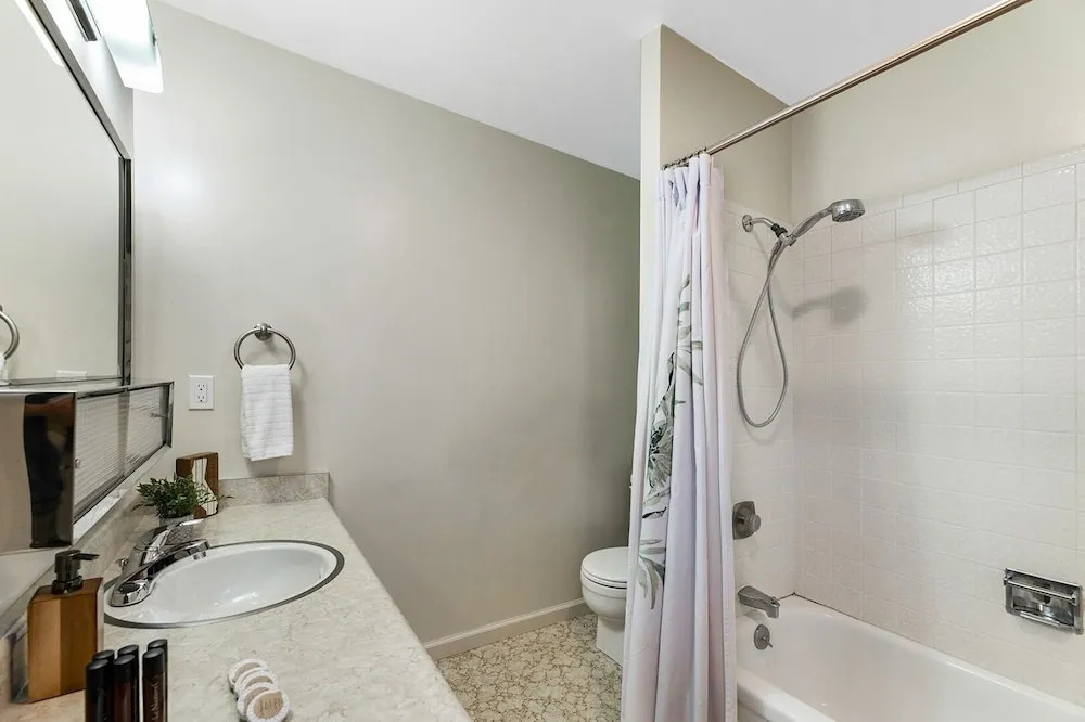 1622 Atroari St Home 3 Bedrooms 2 Bathrooms Home