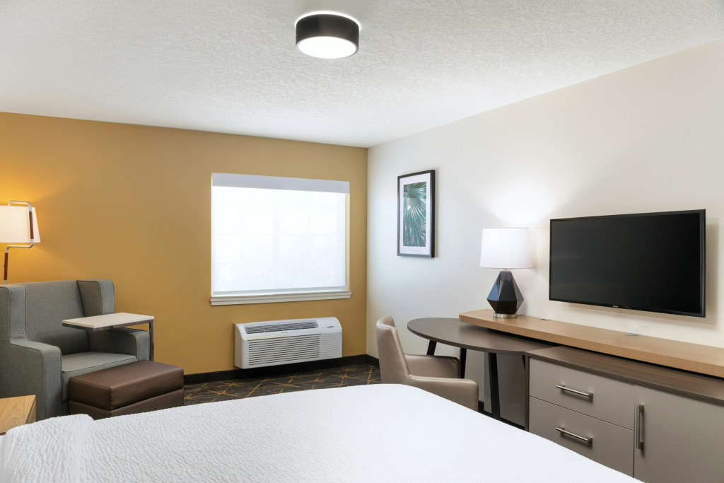 Holiday Inn Redding by IHG