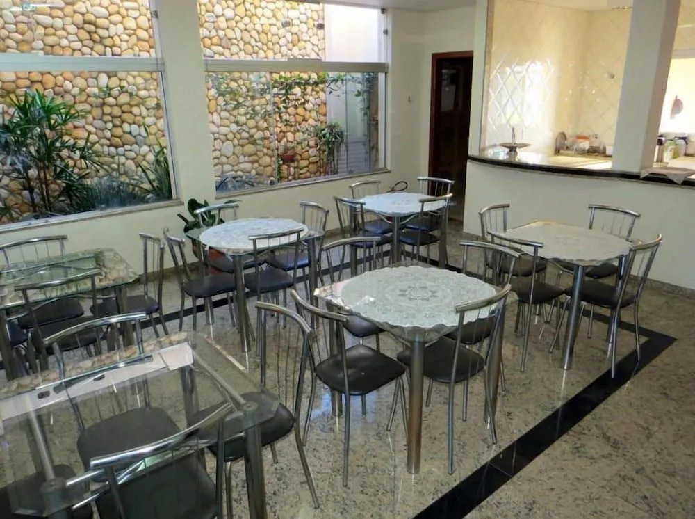 Laras Hotel