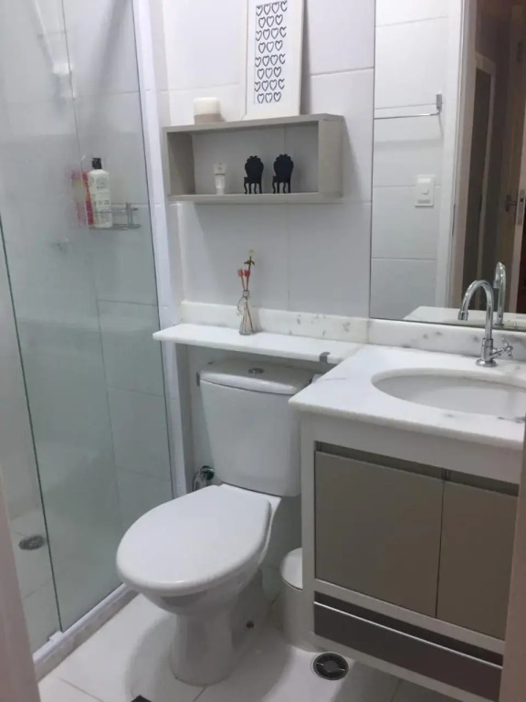 Apartamento novíssimo a 3 quadras da praia, com piscina, sala de jogos, sauna e churrasqueira!