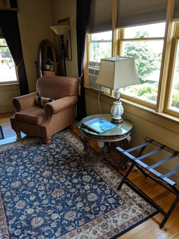 Echo Mountain Inn