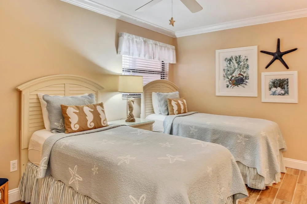 Emerald Isle 401 Fully Updated/beach Front/amazing View!