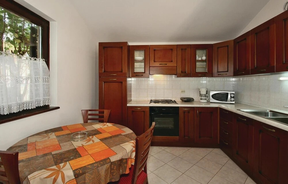 Awesome Home in Porec With Wifi and 2 Bedrooms