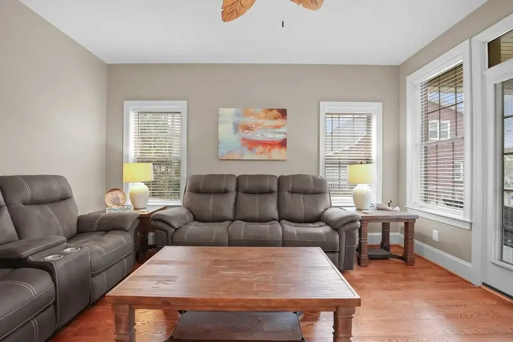 Sleeps 22, Lakefront w/ Private Dock & Pool, 2 Houses Lake Living by Avantstay