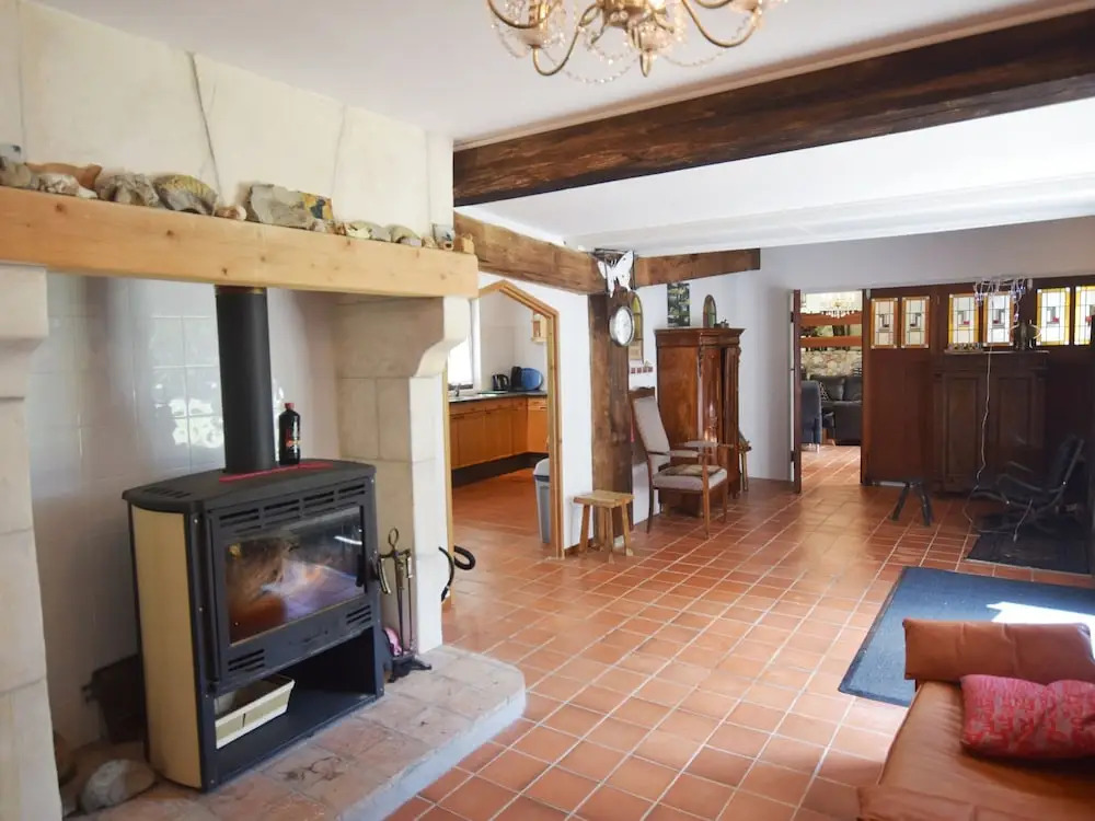 Charming Holiday Home Near River in Vallon-Pont-D'Arc