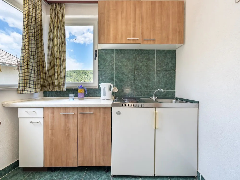 Simplistic Apartment in Okrug Gornji near Sea