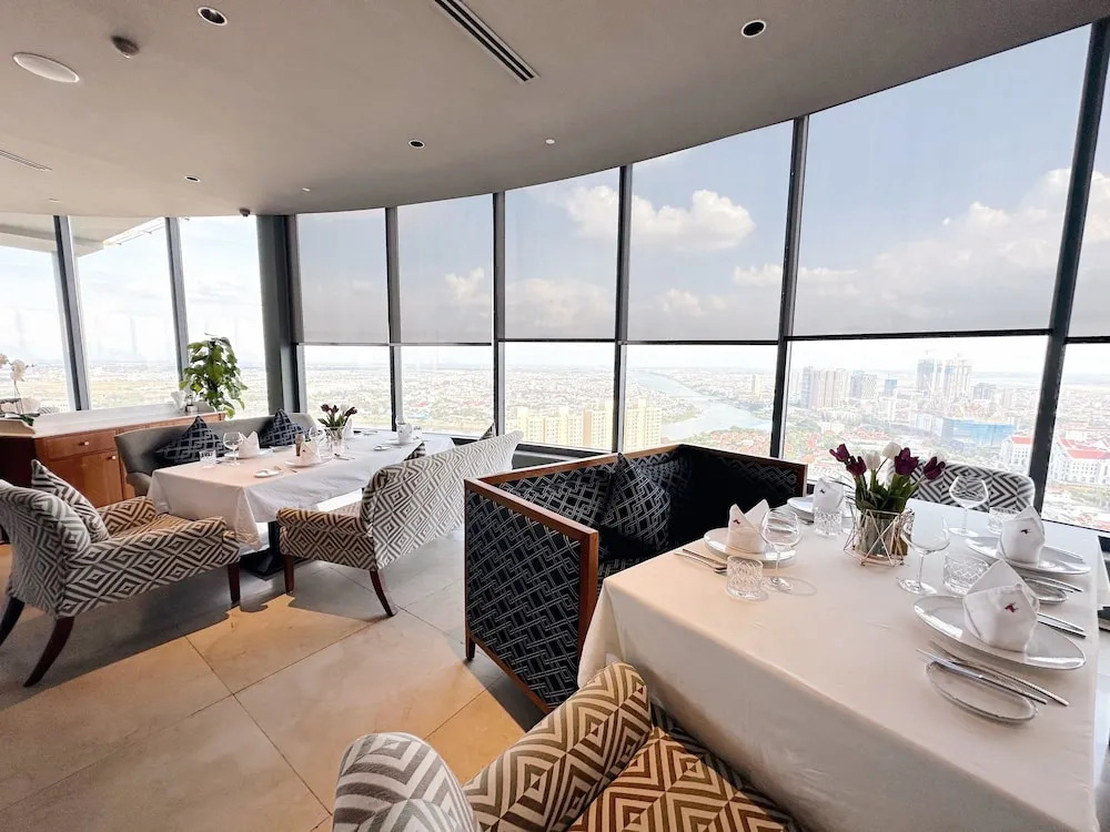 SF HOTEL Penthouse Residences