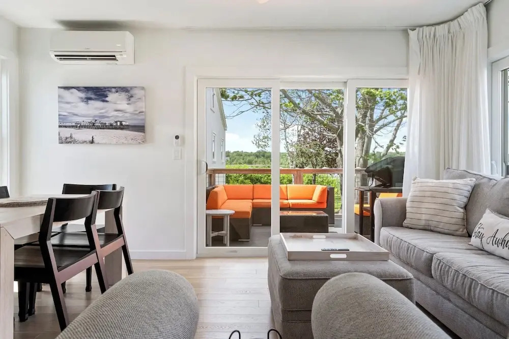 Latitude Adjustment Walk to Beach & Dining!