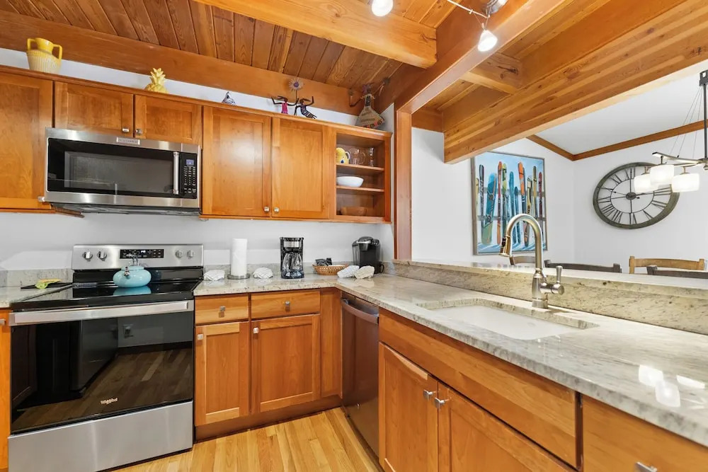 Tennis Townhome #1327 : 2, 225