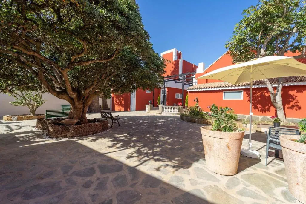Albor Suites