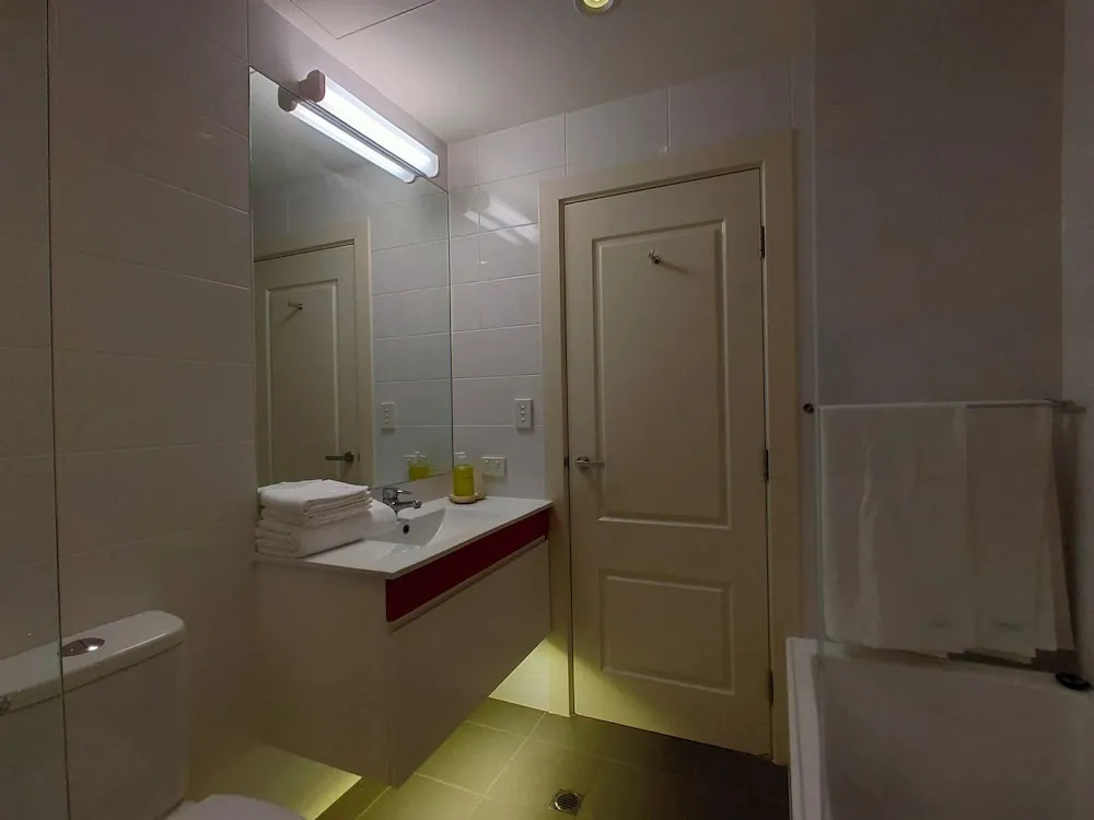 Adelaide Central Skyline Panoramic Suite