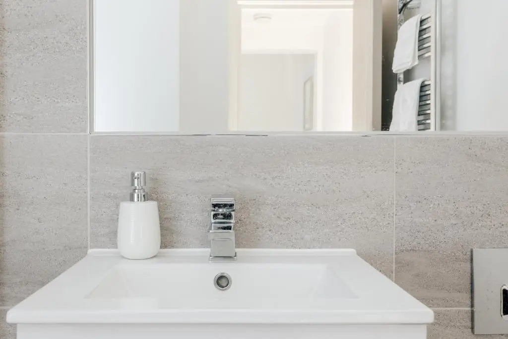 Contemporary Two Bedroom Duplex - Secluded Residence with Parking in a Prime Central Location