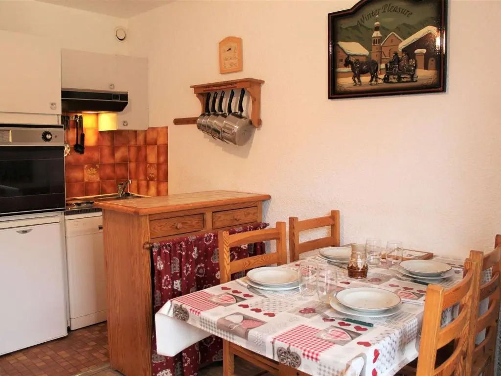 Appartement Vars, 1 pièce, 4 personnes - FR-1-330B-140