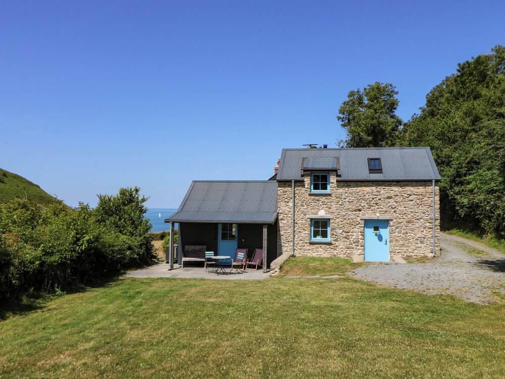 Dolwylan Barn
