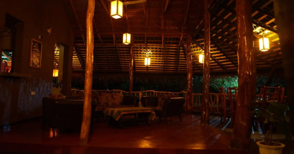 Hotel Athgira