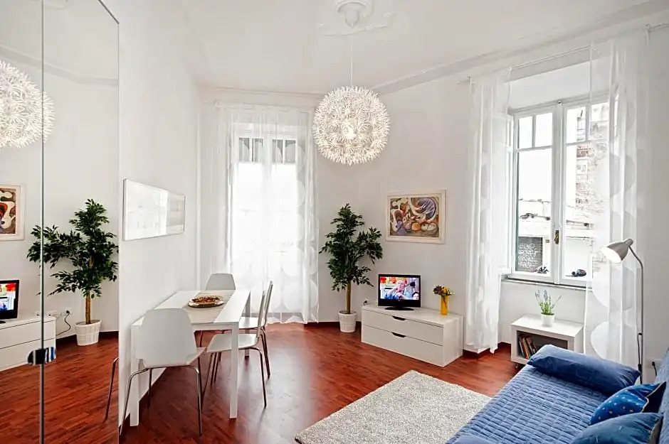 Opera Inn Suites - Rooms and Apartments