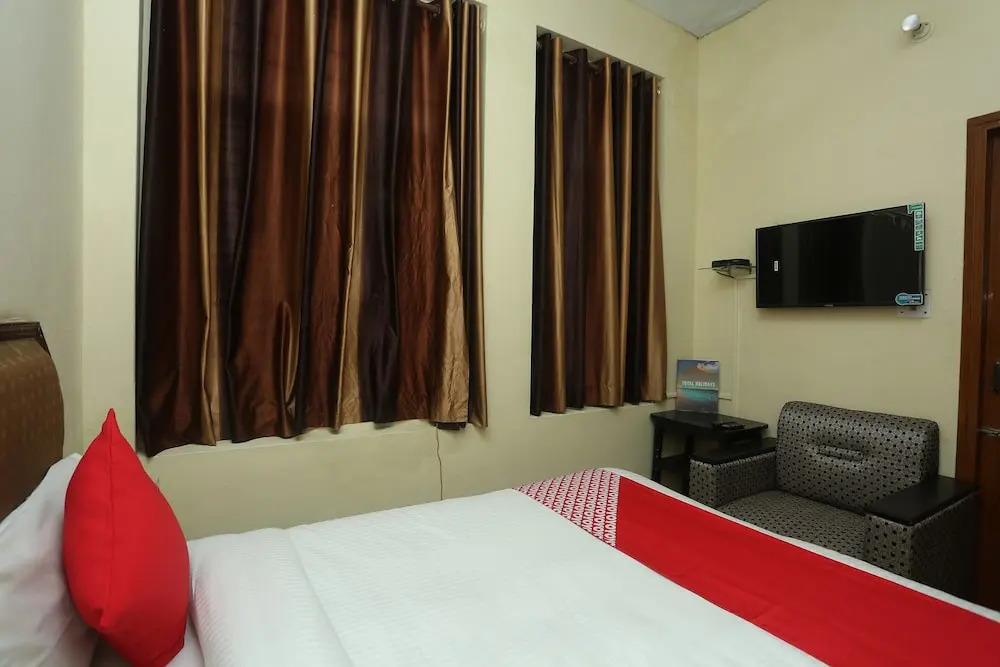 Gaurav Boarding House by OYO Rooms