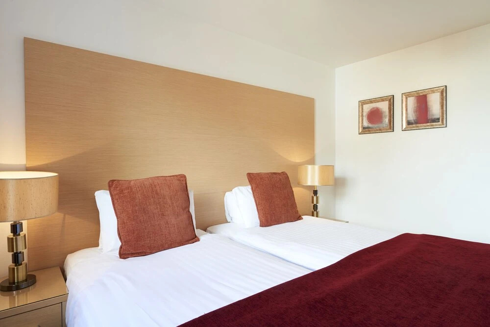 Fountain Court Apartments - EQ2