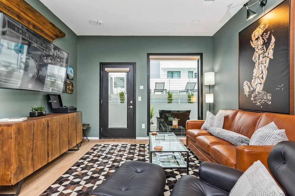 Lllume New Green Community Poolside End Unit 1 Bedroom Condo